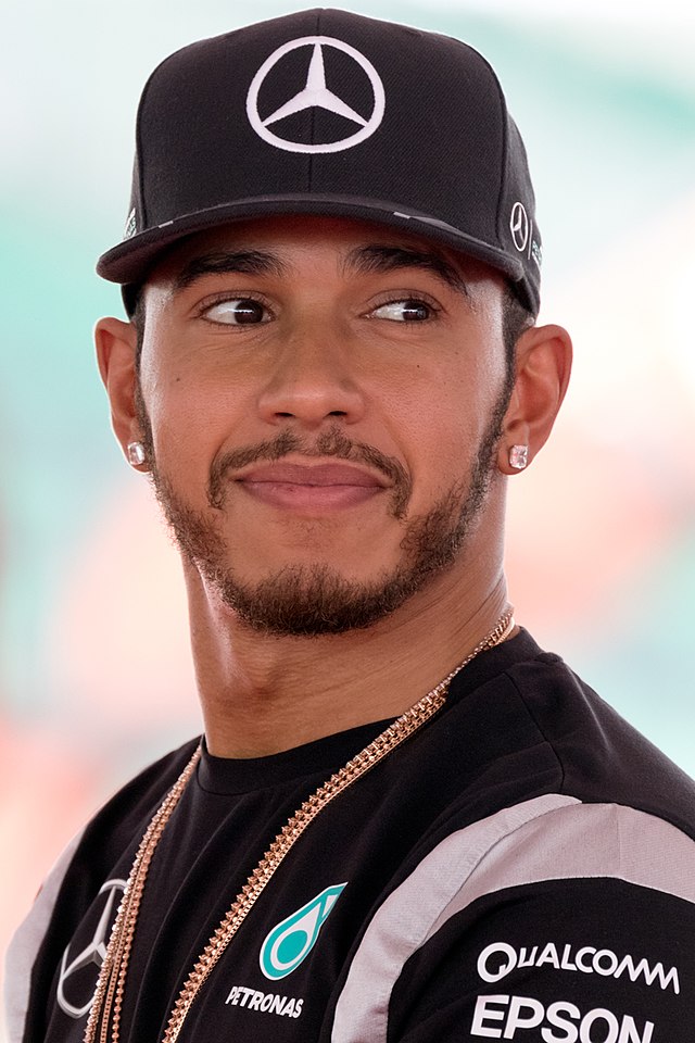 Lewis Hamilton Net Worth, F1, Racing, Life and More 2023
